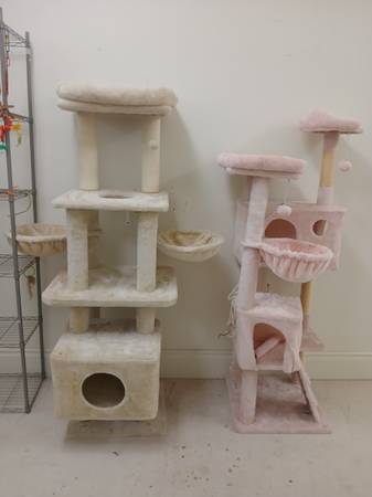 Tall Beige Cat Tree 1