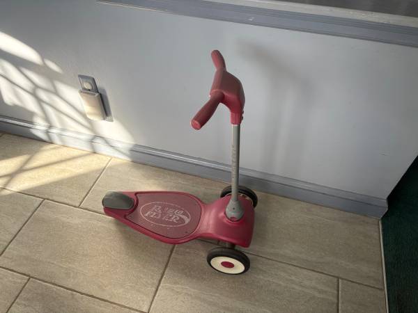 Radio Flyer Scooter 1