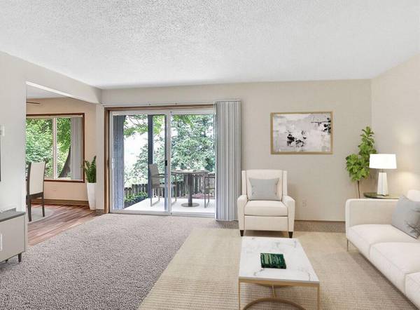 $1,595 / 2br - TOUR & GET $300 in SAVINGS+ Miles of Hiking Trails, 24/7 Laundry Room (Milwaukie Heights)63870109412737124