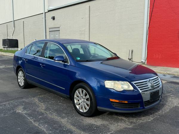 Volkswagen Passat Turbo del 2008 - $4,500 (Norfolk)63621733495937120