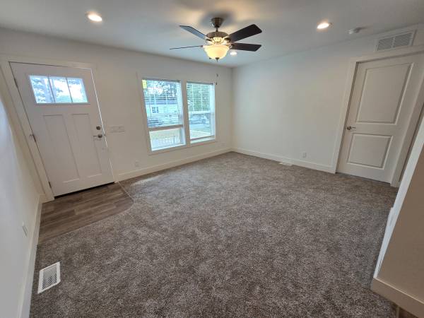 $164,900 / 3br - ¡3 Dormitorios! ¡Precioso! ¡Subvenciones Disponibles! (Richfield)64048422824195124