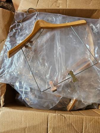 Durable Suit/slacks/coat hangers in wood! Brand new!  1