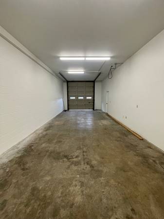 700sq ft Storage unit $875/month 1