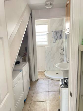 $1,100 / 6br - 400ft2 - Room for rent for ONE male(all utilities inclded) (berkeley)64030486386561124