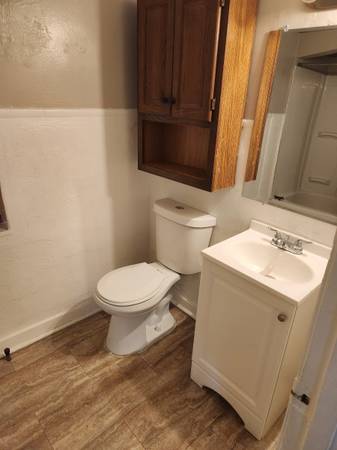 $1,395 / 2br - 987ft2 - FIRST FLOOR!  NO STEPS 2 bedoom renovated section 8 approv no app fee! (Hazelwood)63664544986499124