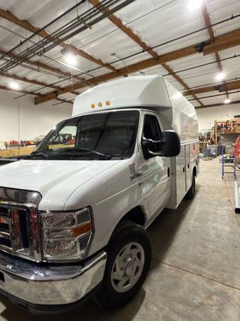 2019 FORD E350 VAN WITH UTILITY BOX FOR SALE - $32,000 (san jose east)63476100042241124