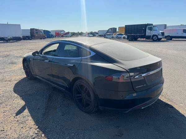 2013 Tesla Model S 60 - $4,500 (Sacramento)63619236798211122