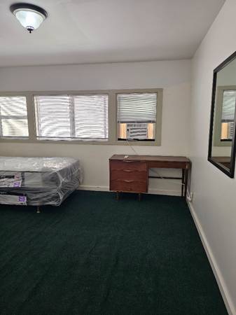 $750.00 / 1br - Nice room with shared bathroom and kitchen $750 per month plus $750 se63939392392706122