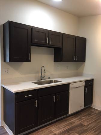 $2,246 / 2br - 1003ft2 - 2/hab 2/ba, Lavadora/Secadora, Reciclaje (200 SW 5th Pl, Renton, WA)63934291618563123