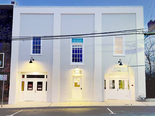 $1,799 / 1br - 431ft2 - Beautifully Renovated Apartment One Block from C'ville's Downtown Mall (Charlottesville, VA)63969199454467120