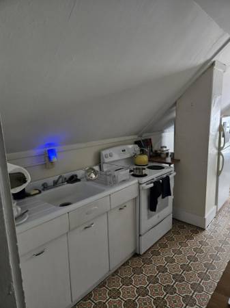 $620 / 2 dormitorios - $650 – Habitación disponible en 2 dormitorios/1 baño, amigable con la comunidad LGBT (Brattleboro, VT)63184522625793122