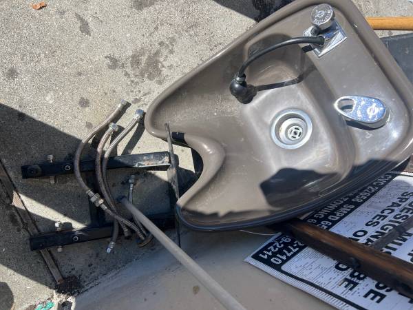 Belvedere salon sink 1