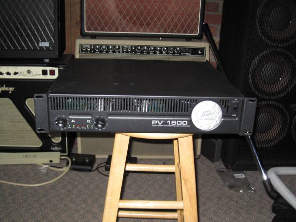 Peavey PV1500 Professional Power Amplifiers  500w per channel 1