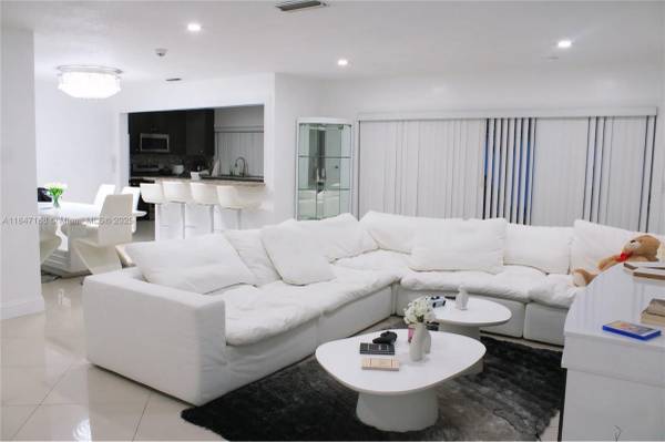 $4,800 / 3br - House for rent 3/2 (Hollywood)63825135808259124