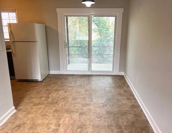 $775 / 2br - 2 Bedroom 1 Bath Downstairs at Park Apt #11 (505 Park Street)63897186373251123