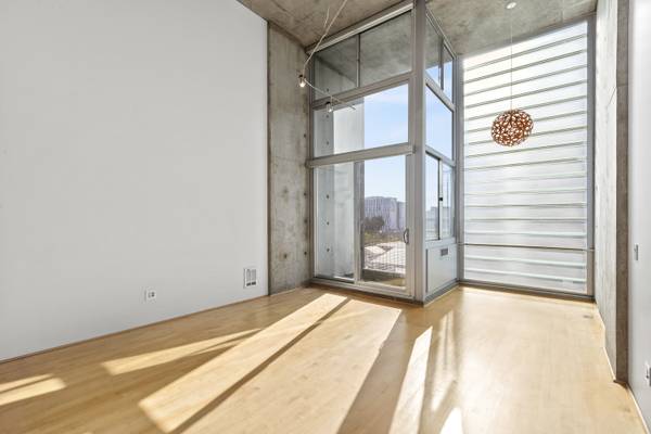 $5,350 / 2br - 1350ft2 - ¡Increíble Loft Moderno! Actualizaciones, Espacioso, Luz y ¡EXCELENTE UBICACIÓN! (SOMA / south beach)63861100581635122