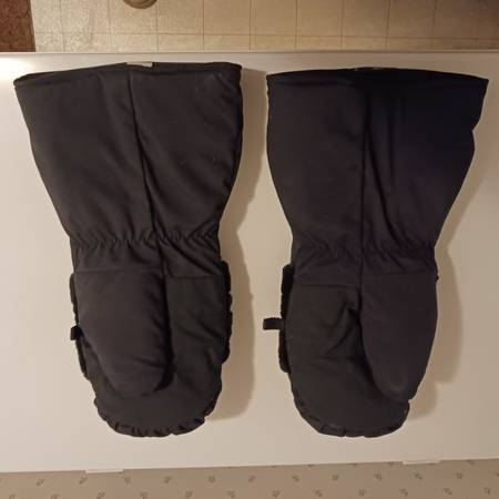 Cabelas Mittens size Large 1