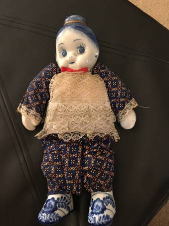 Vintage Porcelain Delft Doll - $20 (San Marcos)