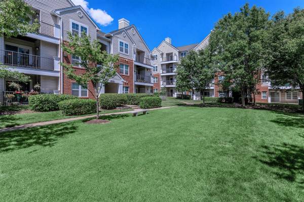 $2,205 / 2br - 1081ft2 - Situated in Alexandria!, 2B/2B, Soothing Spa (5901 Coverdale Way, Alexandria, VA)63896508832643124