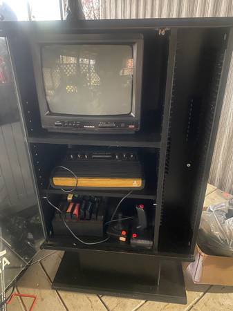 ***ATARI 2600 w/100 GAMES!*** 1