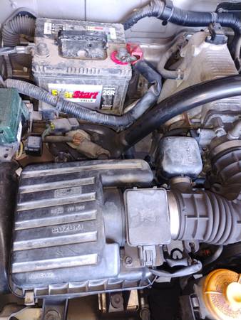 2003 Chevrolet Tracker 2wd de 4 puertas necesita junta de culata, SIN ÓXIDO - $1.200 (Oceanside)63470062893825124