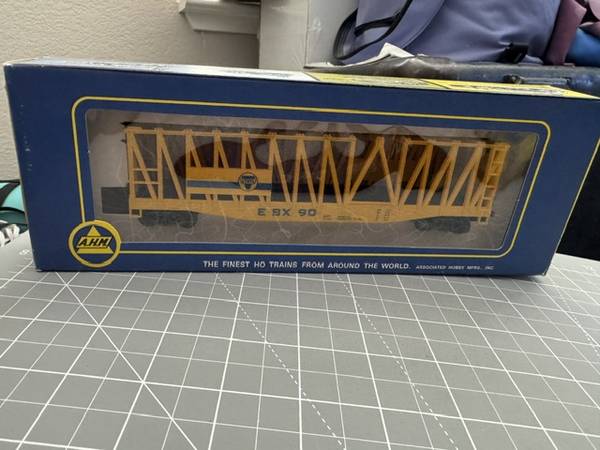 AHM HO Scale Container Carrier EBX 90 Ethyl Model Train Car #5393 1