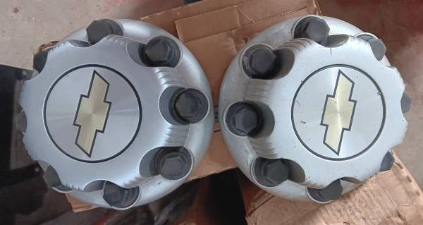 OEM Chevy 8 Lug Center Hub Cap (used) 1