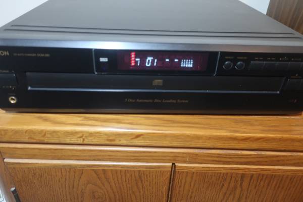 Denon DCM‑280 5‑Disc CD Changer 1