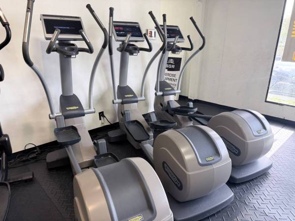 Technogym Elliptical 1