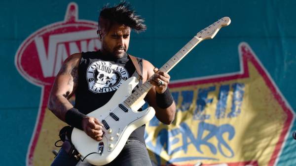 Guitarist for 2000's pop punk rock tribute act 1