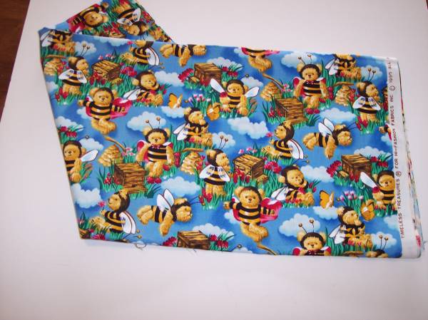 Adorable vintage "Bumblebear" fabric 1