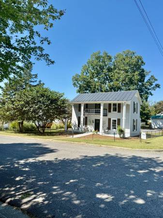$299,500 / 3br - 1500ft2 - Newly Remodeled 3 bed / 2 bath house (Buena Vista)63851969073921121