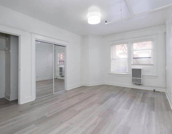 $1,295 / 1br - SPECIAL: 1 FREE MONTH on ALL - Lively Arts District + Secure 1B (Downtown Portland)64039061581697121