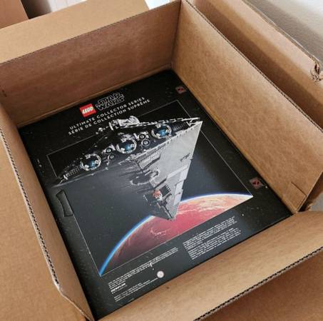 Star War's UCS 75252 1