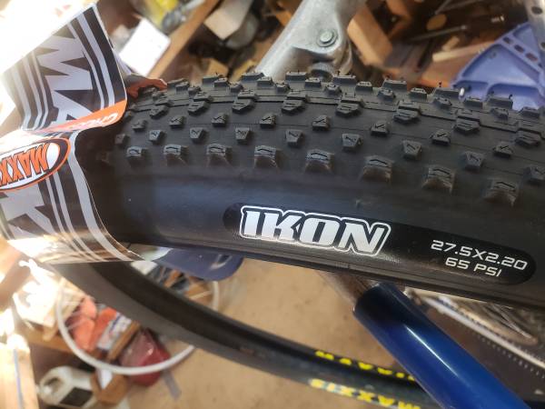 27.5 x 2.2 maxxis ikon cross country tires 1