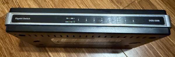 Gigabit network switch D-Link DGS-2208, no power supply 1