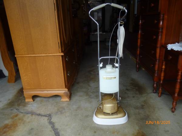 Electrolux Carpet Shampooer 1