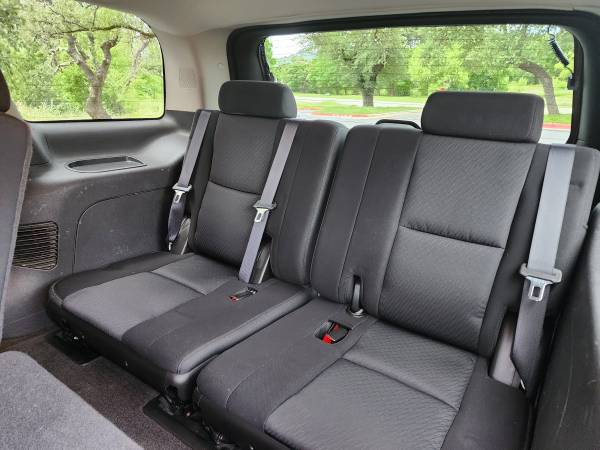2010 Chevy Tahoe 4x4 - $8500 (Austin)63491253277569123