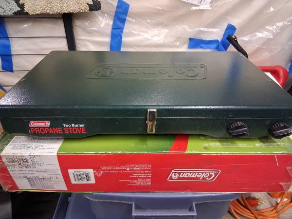 COLEMAN 2 Burner camp Stove 1