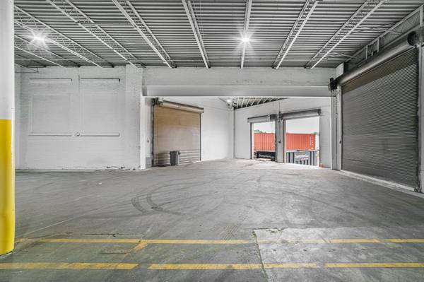 $1 Versatile Cleveland Warehouse: 16K-18K Sq Ft, High Clear Height, Sprin (Cleveland)63907493313410124