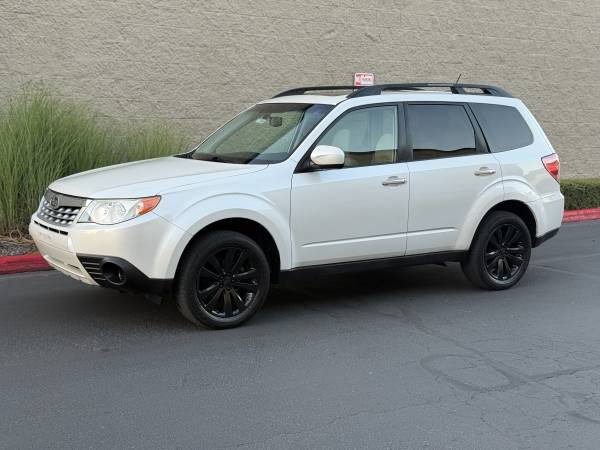 2013 Subaru Forester Premium AWD - ¡SERVICIADA / BAJA KILOMETRAJE / ASIENTOS CALEFACCIONADOS! - $8.900 (Subaru Forester en Beaverton)63441421811587121