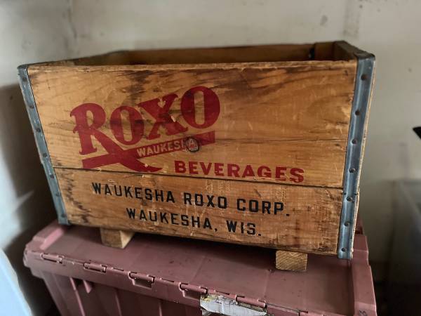 Antique wooden soda crate Rico Beverages Wisconsin 1