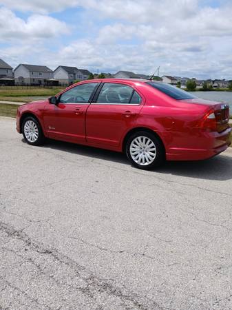 2011 FORD FUSION HYBRID - $4,500 (LYNNWOOD)63618761778561121