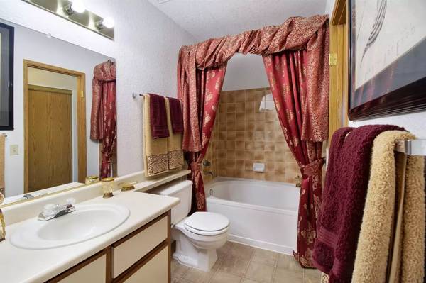 $1,400 / 1br - 703ft2 - Four-legged friends welcome! Enjoy our pet-friendly 1 BD / 1 BA. (Las Vegas)63907026068482123