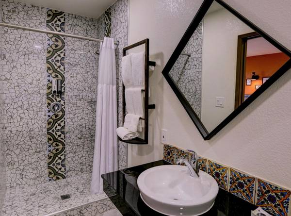 $399 / 1br - Stay Weekly on Stockton - Deep Discounts for Inclusive Extended Stay (South Sacramento)63961340187010123