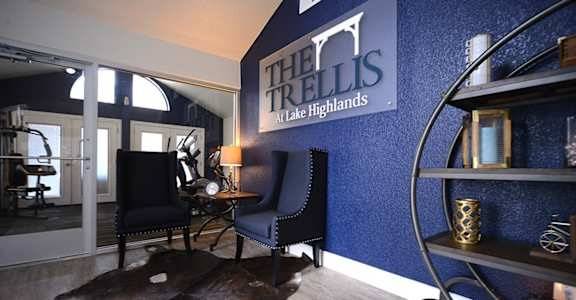 $1,280 / 2br - 925ft2 - Ceiling Fans in all rooms, Electronic Thermostat, Bay Windows (9707 Walnut Hl Ln, Dallas, TX)63796578617985120