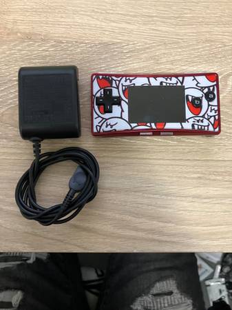 Gameboy Micro OXY-001 Mario 20th Anniversary 1