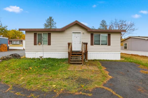 Clean & Move-In Ready 2BD in Cheney – Great Price! 1