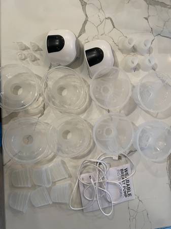 Wearable Breast Pumps - Momcozy M5 - Highly rated 1