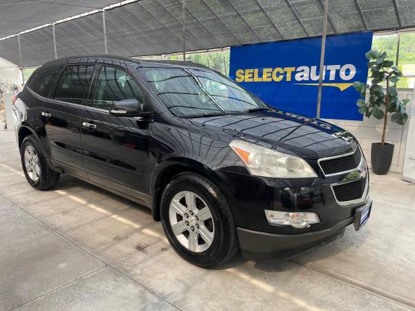 2011 Chevrolet Chevy Traverse LT w/1LT one owner clean carfax 1